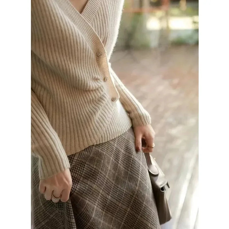 Temperament V-neck cashmere knitwear women's autumn and winter holiday cardigan pullover sweater with cardigan sweater with top