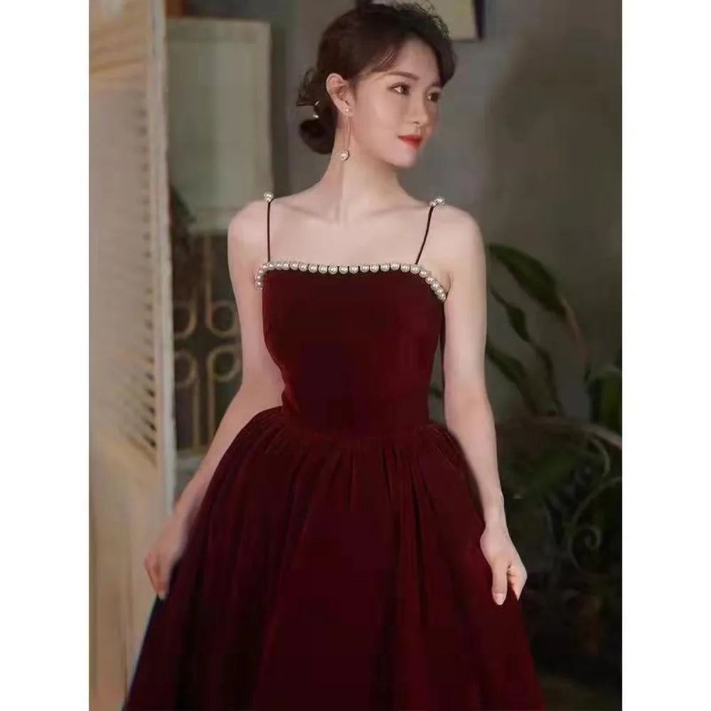 Velvet Spaghetti Strap Burgundy Midi Cocktail Dresses for Women 2024 Elegant Tea Length Prom Midi Dresses