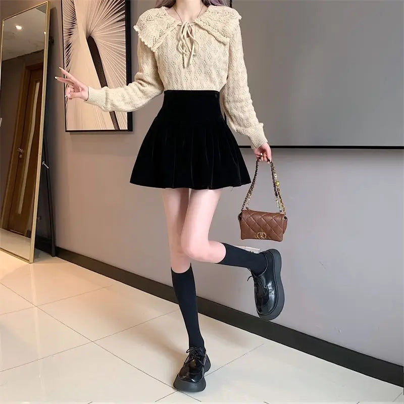 Autumn Winter Black Pleated Skirt for Women Velvet Cute A-line Mini Skirt Shorts Sweet Fashionable Korean Style Female Clothing